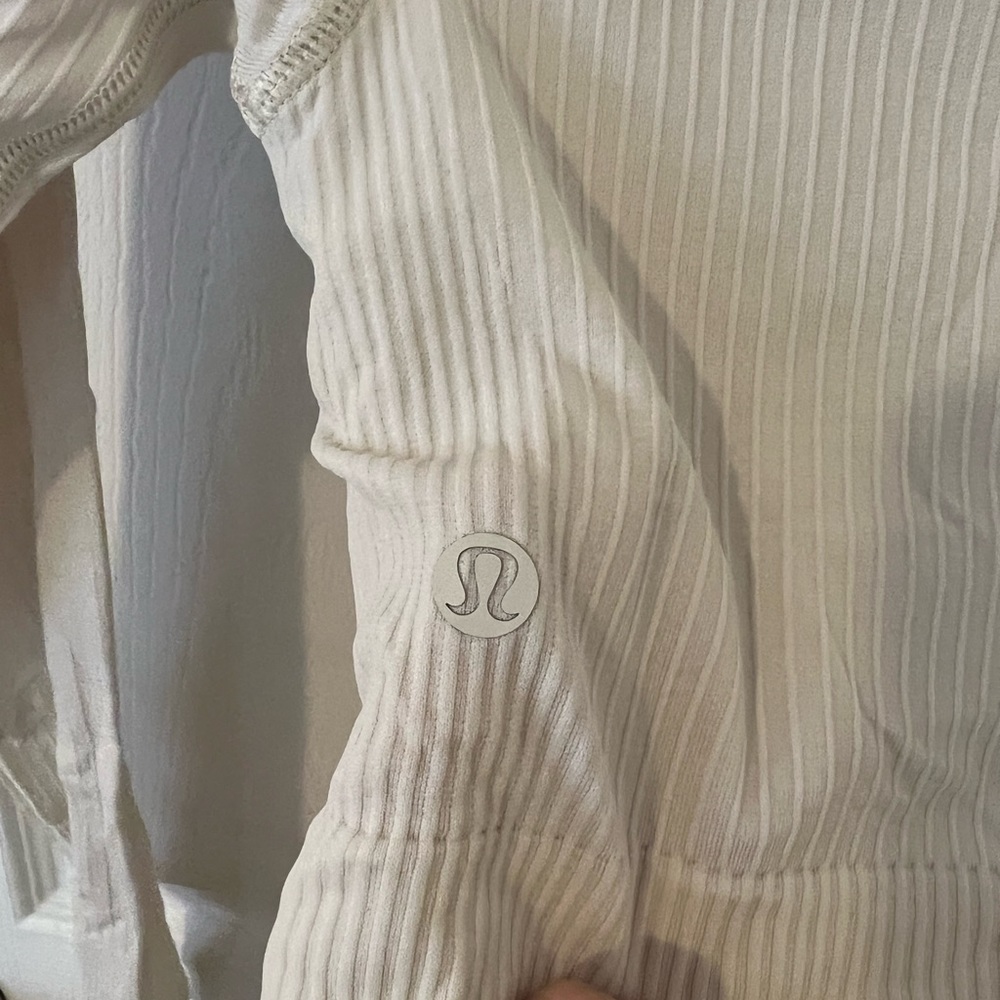 Lululemon ebb to street long sleeve size 2